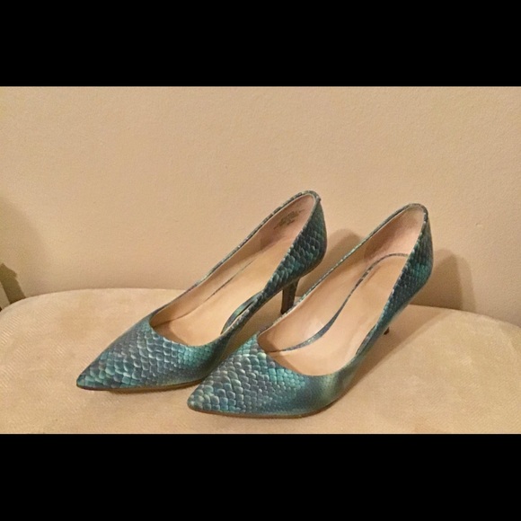 Nine West Shoes - Nine West Teal Snake Print Heels